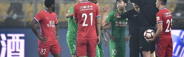 昂热铁卫特拉奥雷红牌停赛引争议  